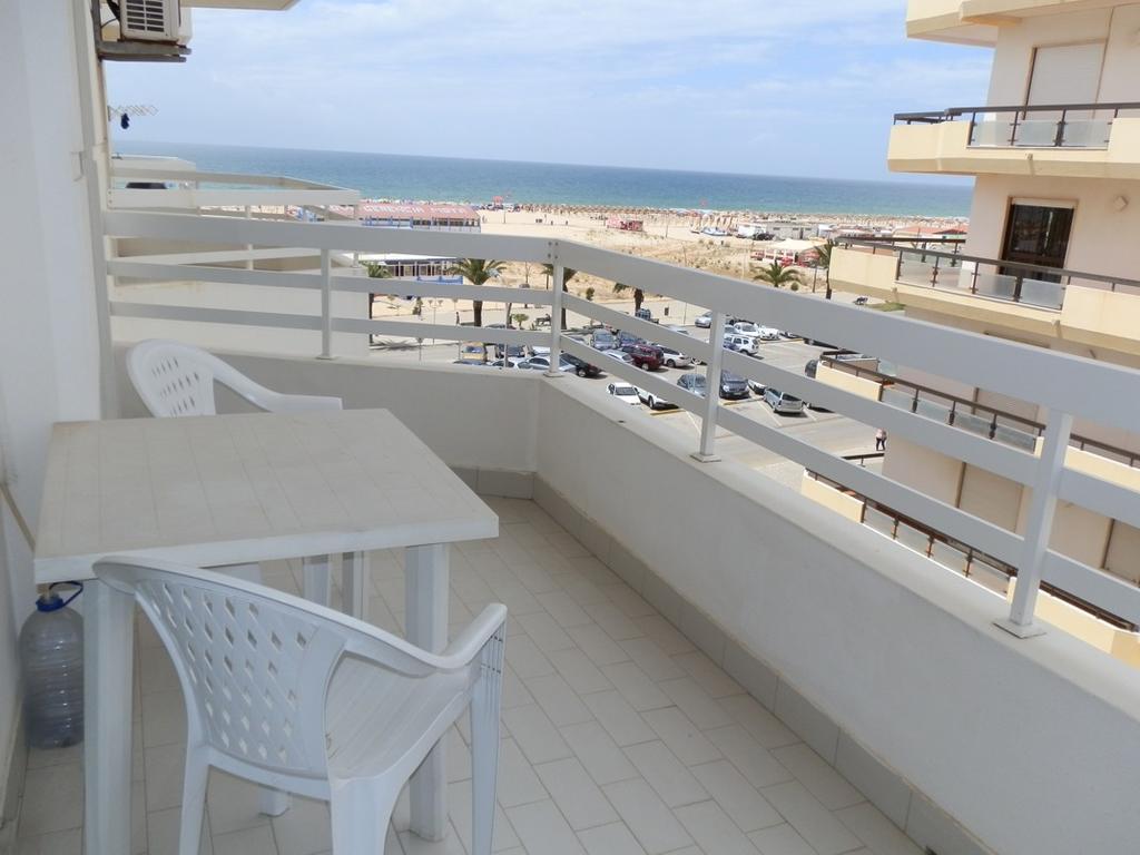 Apartamentos Carolino Monte Gordo Oda fotoğraf